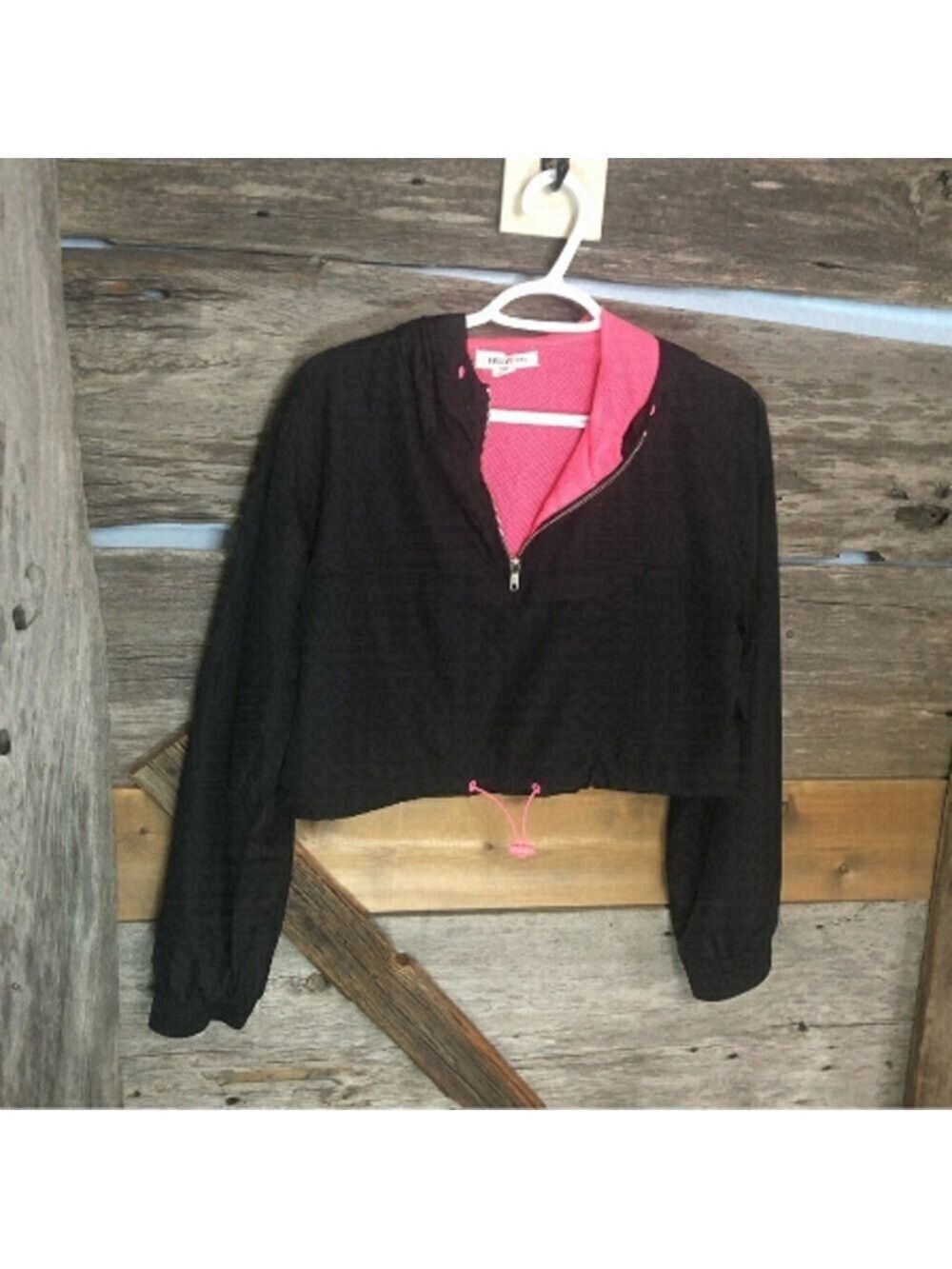 SWS Size Med Black/Pink Lightweight Cropped Hoodie/Jacket